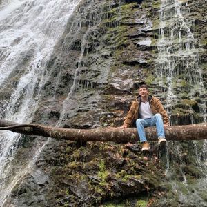 Meet your Posher, Dominic